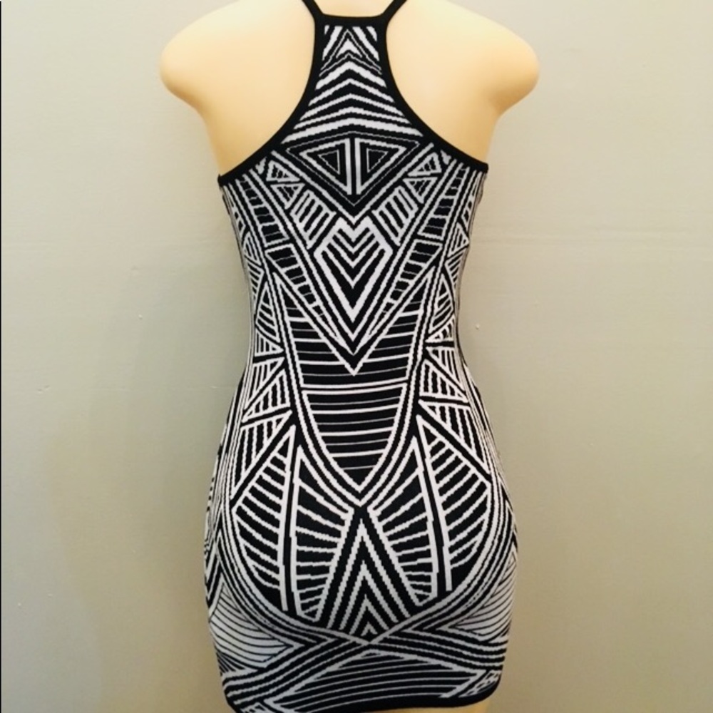Dress - Picture 6 of 7